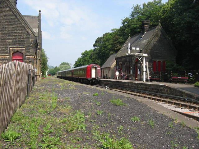 Darley Dale Station © Phil Gresham cc-by-sa/2.0 :: Geograph Britain and ...