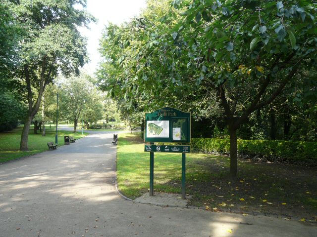 Hyde Park Entrance © Gerald England cc-by-sa/2.0 :: Geograph Britain ...