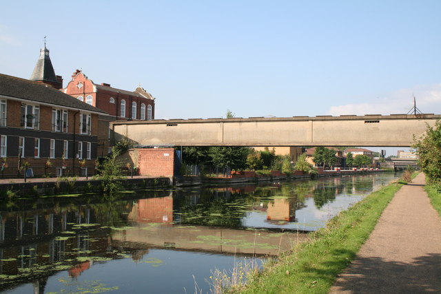 Lee Navigation: old concrete footbridge © Dr Neil Clifton cc-by-sa/2.0 ...