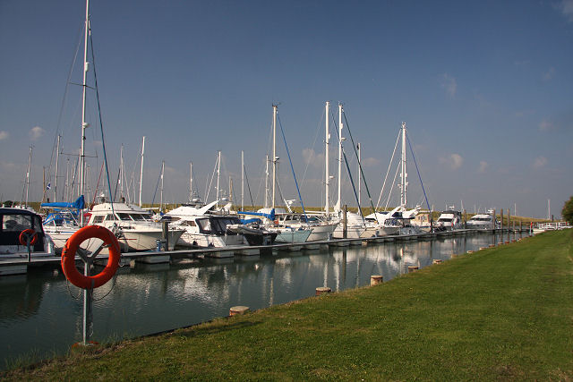 Titchmarsh Marina © Bob Jones cc-by-sa/2.0 :: Geograph Britain and Ireland