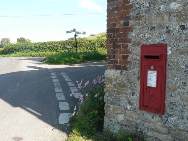 Belchalwell: postbox № DT11 19