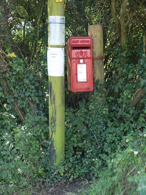 Ibberton: postbox № DT11 149, Leigh