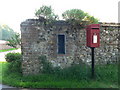 ST8301 : Whatcombe: postbox № DT11 42 by Chris Downer