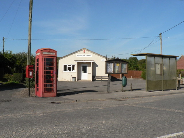 Winterborne Kingston: postbox № DT11 90 and phone