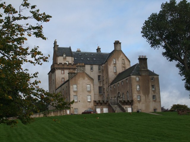 Castle Grant © ronnie leask cc-by-sa/2.0 :: Geograph Britain and Ireland