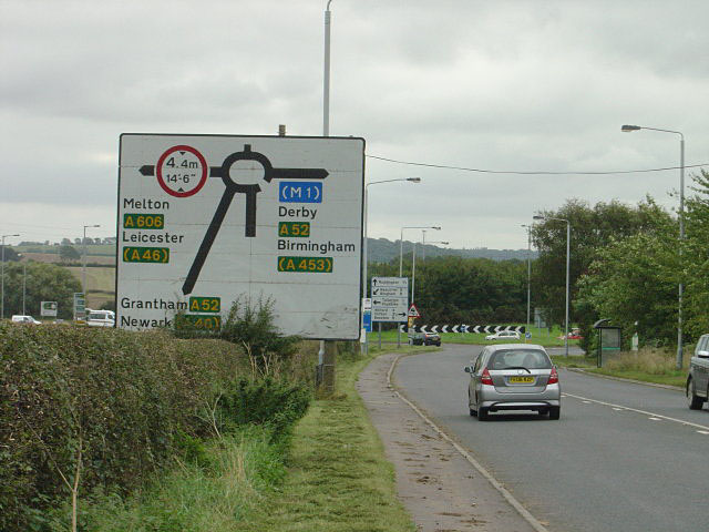 Approach to the Ring Road roundabout