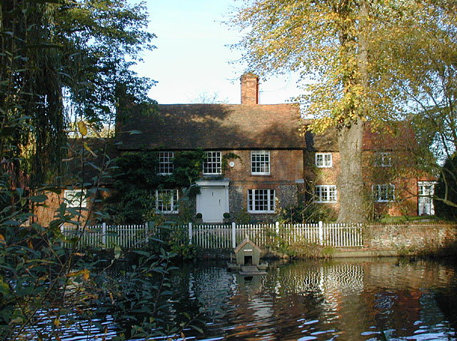 House in Kidmore End © Nigel Brown :: Geograph Britain and Ireland