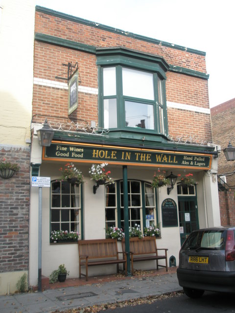 The Hole in the Wall, Great Southsea Street