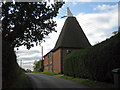 TQ6947 : West Pike Fish Oast, Pikefish Lane, Laddingford, Kent by Oast House Archive