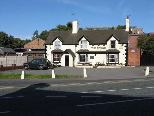 Old Hill - The Crown pub © Peter Whatley cc-by-sa/2.0 :: Geograph ...